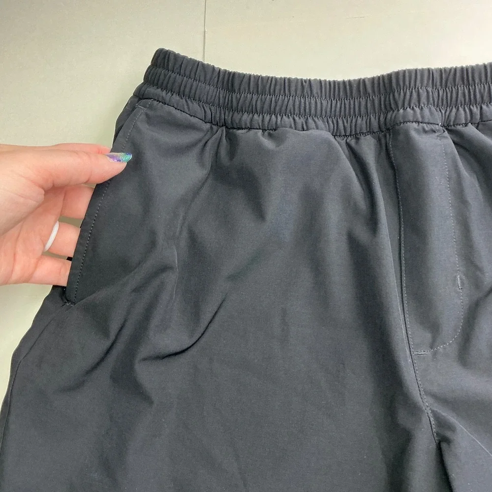 GapFit Black Athletic Shorts Womens M GF004104 Pockets Stretch Workout Running